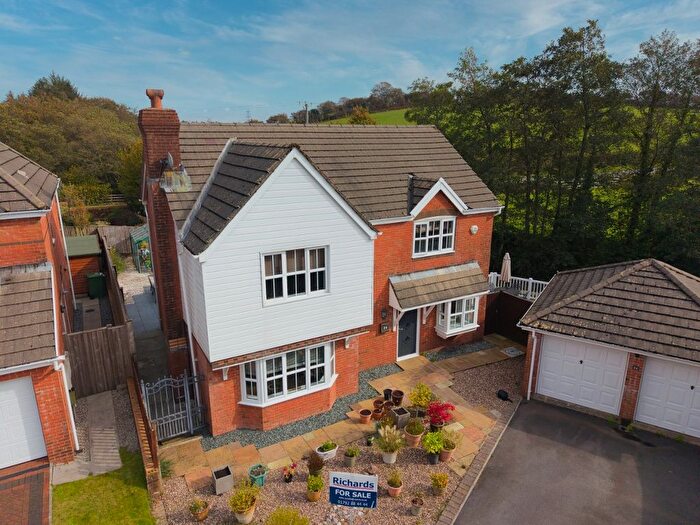 4 Bedroom Detached House For Sale In Maes Y Ffynnon, Llannon, SA14