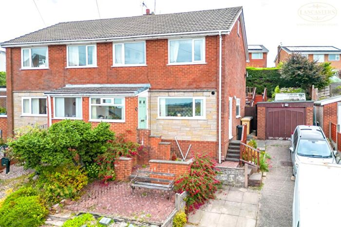 3 Bedroom Semi-Detached House For Sale In Douglas Close, Horwich, Bolton, BL6