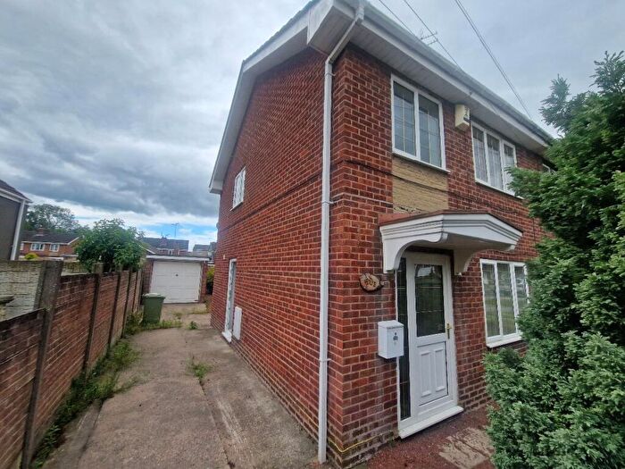3 Bedroom Semi-Detached House To Rent In B Bawtry Road, Harworth, Doncaster, DN11