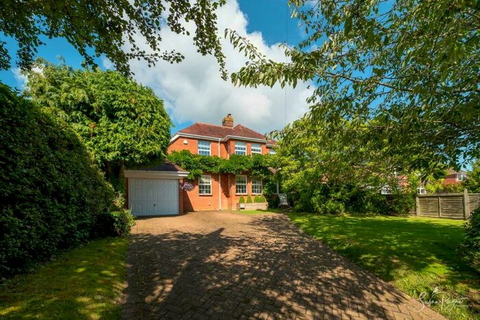 4 Bedroom Detached House For Sale In Church Road, Wootton Bridge, PO33