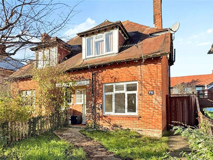 3 Bedroom Semi Detached House For Sale In Lupin Road, Southampton, Hampshire, SO16