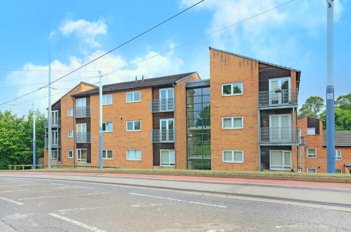 3 Bedroom Flat To Rent In Beeches Bank, Norfolk Park, S2