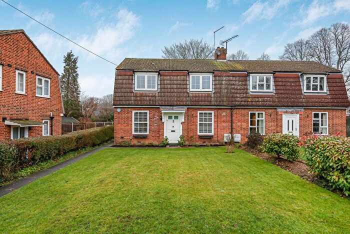 3 Bedroom Semi Detached House To Rent In Youngs Rise, Welwyn Garden City, AL8