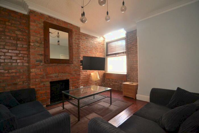6 Bedroom Terraced House To Rent In Old Moat Lane, Withington, Manchester, M20