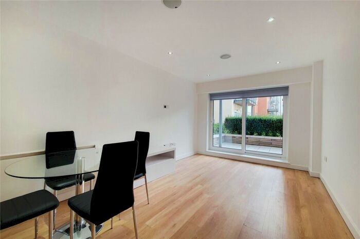 2 Bedroom Apartment To Rent In Commander Avenue, Barnet, NW9