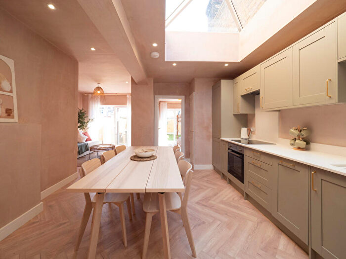 3 Bedroom Flat To Rent In Southwood Road, Ramsgate, CT11