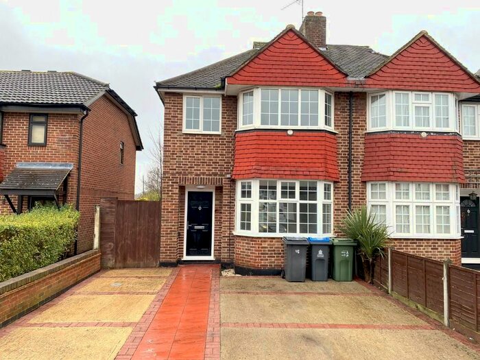 3 Bedroom Semi-Detached House To Rent In Pembury Avenue, Worcester Park, KT4