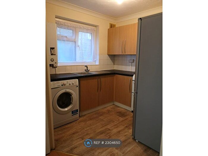 1 Bedroom Flat To Rent In Belgrave Road, Iford, IG1