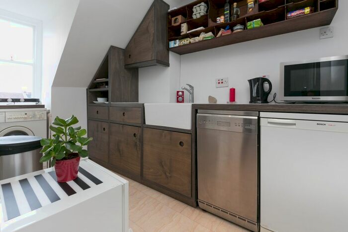 1 Bedroom Flat To Rent In Newington Green, London, N16