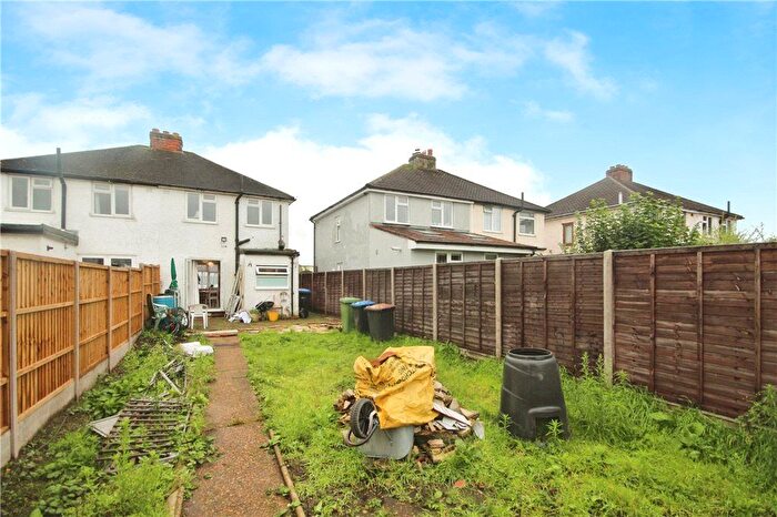 2 Bedroom End Of Terrace House To Rent In Marsh Lane, Addlestone, Surrey, KT15