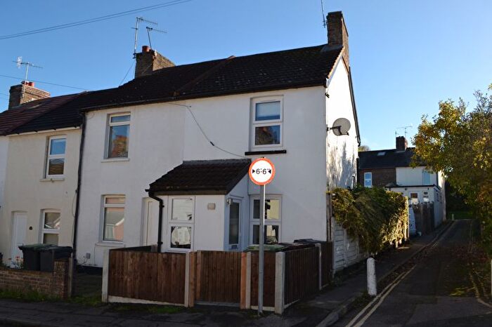 2 Bedroom End Terrace House For Sale In Rose Street, Tonbridge, TN9
