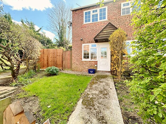 1 Bedroom Semi-Detached House To Rent In St. Beneditcts Close, Aldershot, GU11