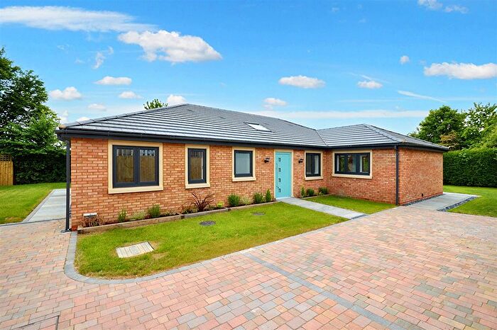 4 Bedroom Detached Bungalow To Rent In East Street, Long Buckby, NN6