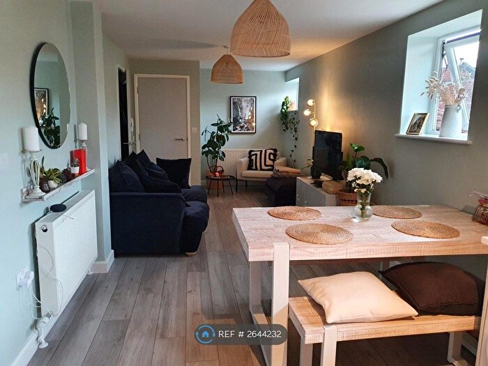 1 Bedroom Flat To Rent In College House, Fishponds, Bristol, BS16