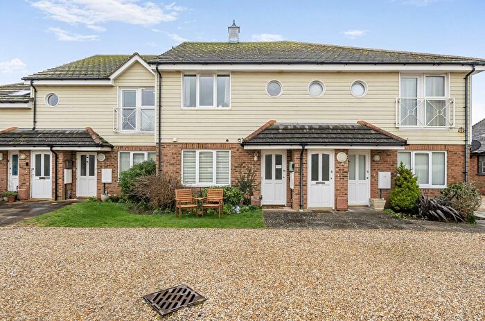 2 Bedroom Flat For Sale In Elmer Road, Coldicott Mews, PO22