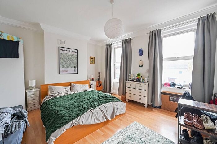 4 Bedroom Flat To Rent In The Oval, Bethnal Green, London, E2