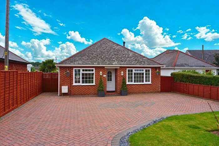 2 Bedroom Bungalow For Sale In Elmhurst Road, Thatcham, RG18