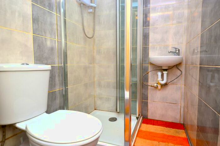 Studio To Rent In Whitehorse Road, Croydon CR0