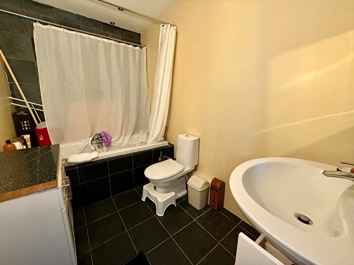 2 Bedroom Terraced House For Sale In Caroline Street, Saltaire, Shipley, BD18