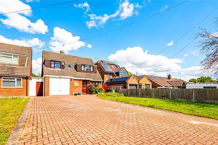 4 Bedroom Detached House For Sale In Dunstable Road, Tilsworth, Central Bedfordshire, LU7