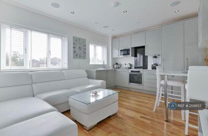 1 Bedroom Flat To Rent In Rowallan Court, London, SE6