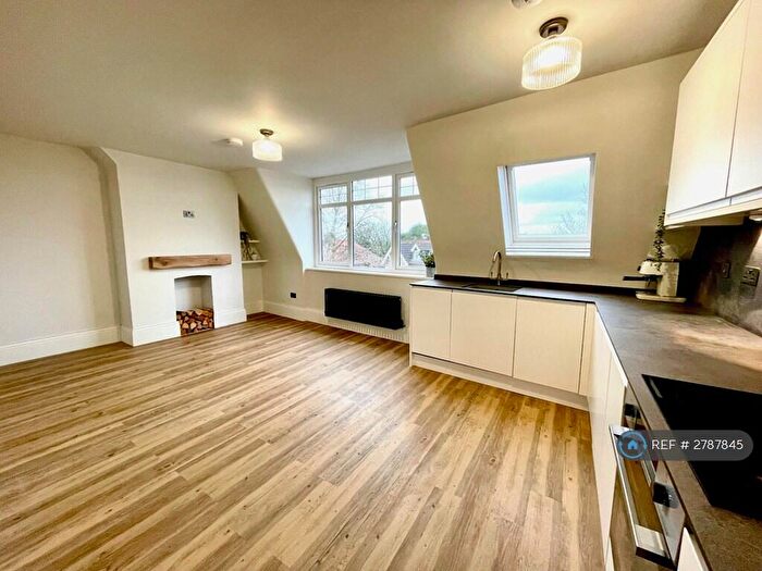 2 Bedroom Flat To Rent In Nether Street, London, N3