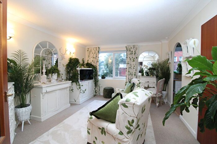 1 Bedroom Property To Rent In The Drive, Hove, BN3