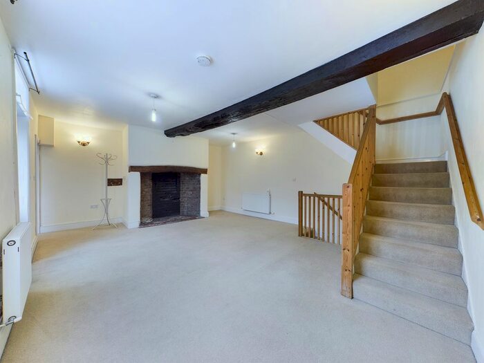 2 Bedroom Property To Rent In Kings Head Cottage, Barton Street, Tewkesbury, GL20