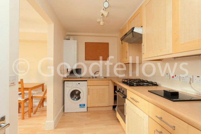 1 Bedroom Apartment To Rent In Bolton Drive, Morden, Surrey, SM4
