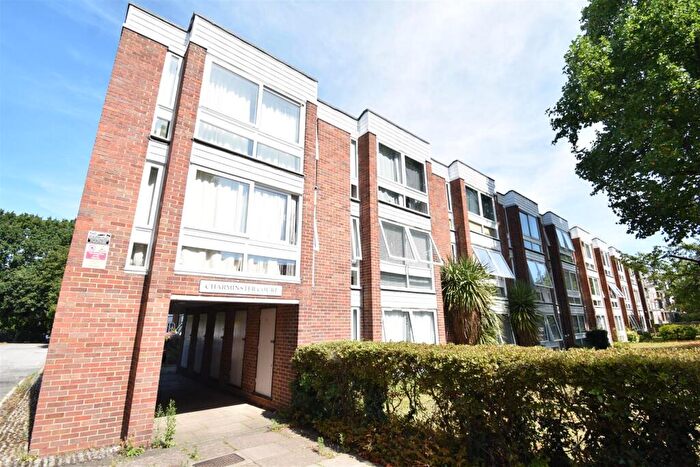 1 Bedroom Apartment To Rent In Lovelace Gardens, Surbiton, KT6