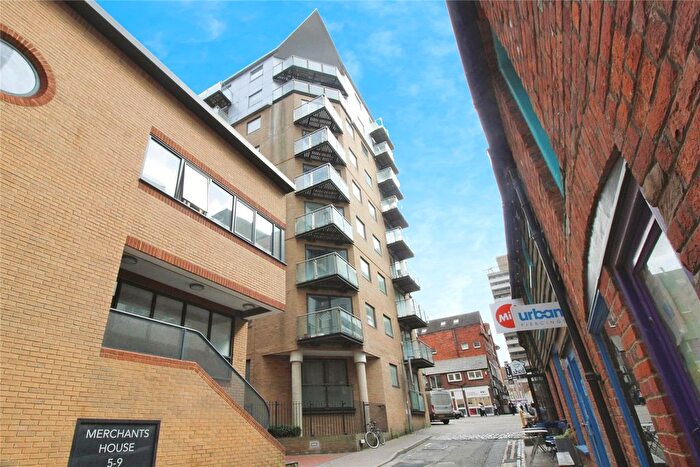 2 Bedroom Flat For Sale In Merchants Place, Reading, RG1