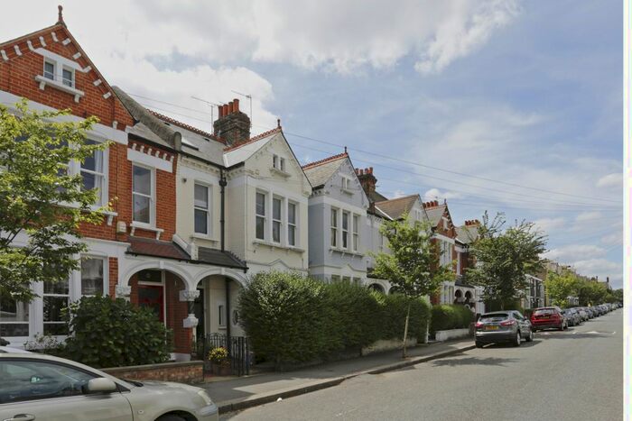 2 Bedroom Flat To Rent In Narbonne Avenue, London, SW4