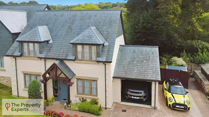 3 Bedroom Detached House For Sale In Trendle Gardens, Tavistock, PL19