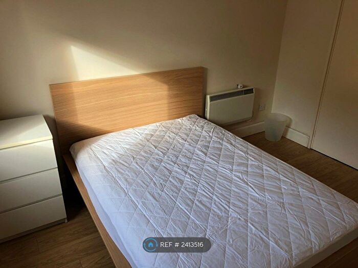 3 Bedroom Flat To Rent In Mcaslin Court, Glasgow, G4