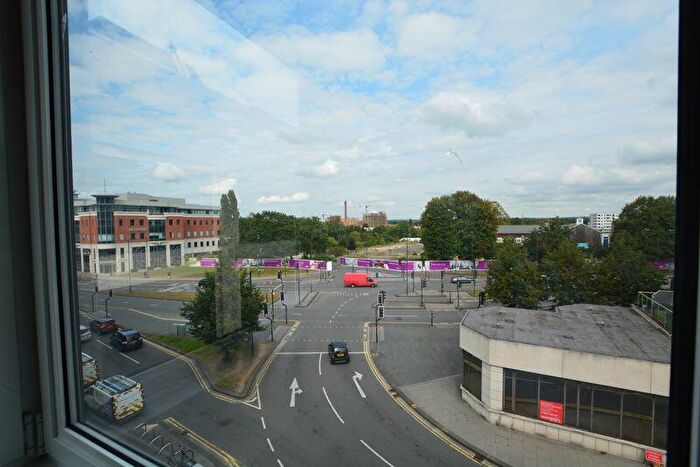 Detached House To Rent In High Street, Slough, SL1