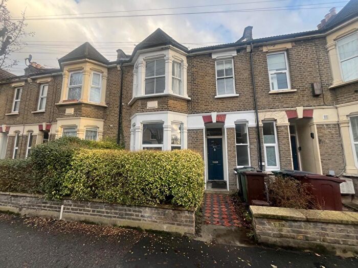 2 Bedroom Flat To Rent In Murchison Road, Leyton, London, E10