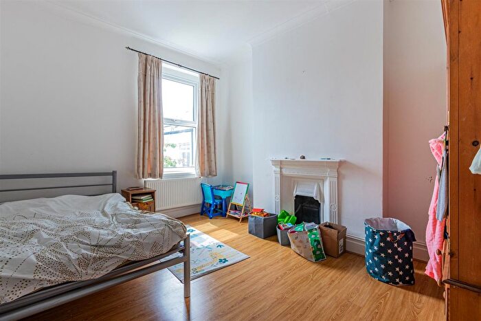 3 Bedroom Flat To Rent In Penhill Road, Pontcanna, CF11