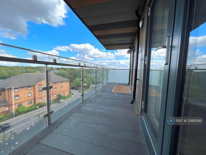 1 Bedroom Flat To Rent In Mercury Gardens, Romford, RM1