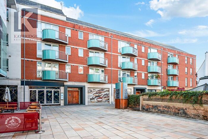 2 Bedroom Flat For Sale In The Oaks Square, Epsom, KT19