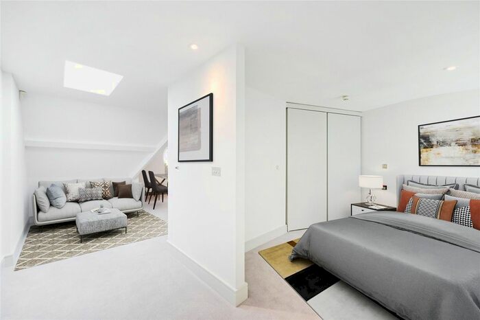 1 Bedroom Flat To Rent In Frederick Court, Duke Of York Square, SW3