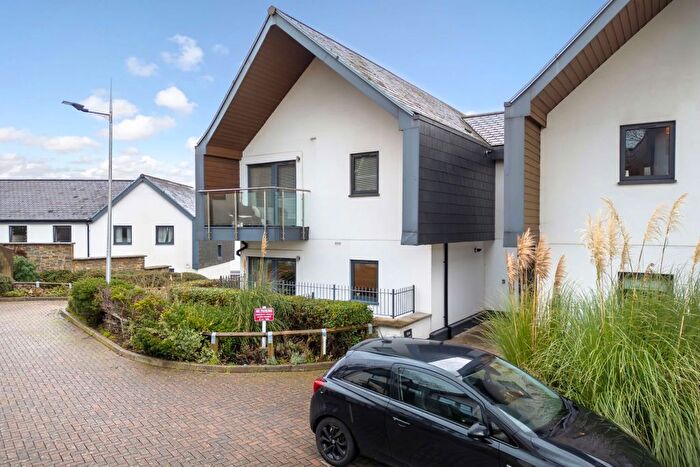 2 Bedroom Flat For Sale In Yew Place, Willowfield Road, The Willows, Torquay, TQ2