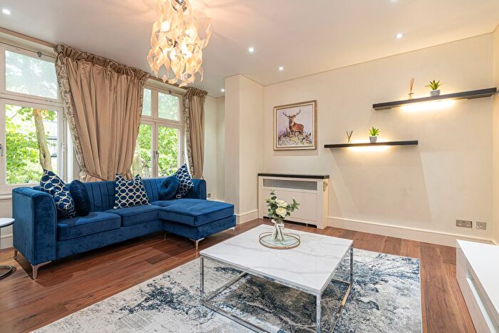 3 Bedroom Flat To Rent In Clarendon Court, London, W9