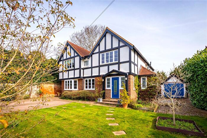 5 Bedroom Detached House For Sale In Brook Farm Road, Cobham, KT11