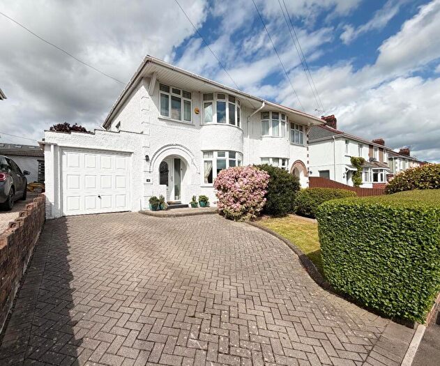 3 Bedroom Semi-Detached House For Sale In Parcau Avenue, Bridgend County Borough, CF31