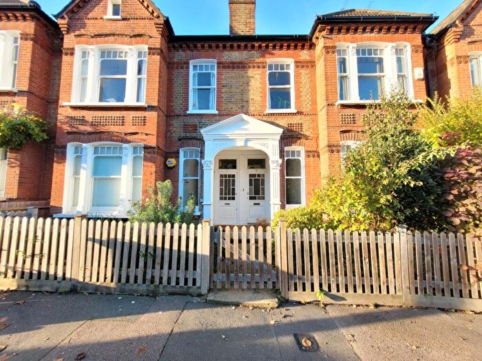 3 Bedroom Apartment To Rent In Dalkeith Road, Dulwich, London, SE21