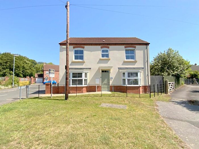 4 Bedroom Detached House For Sale In Bevers Way, Holton-Le-Clay, Grimsby, DN36