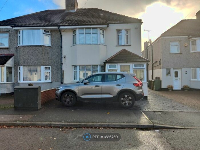 3 Bedroom Semi-Detached House To Rent In Sutcliffe Road, Welling, DA16