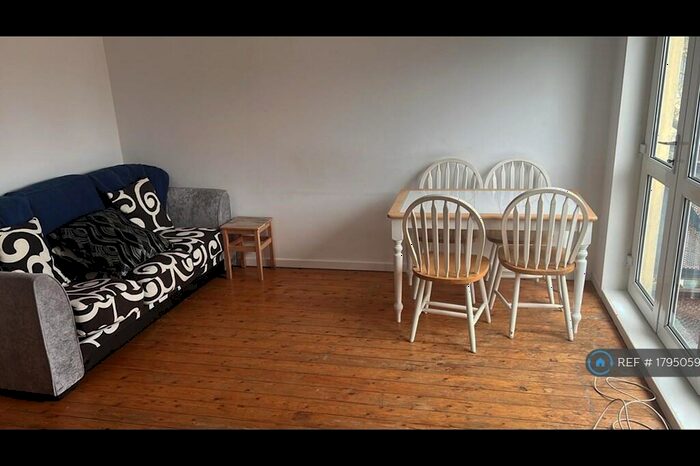 3 Bedroom Flat To Rent In Cottesbrook Street, London, SE14