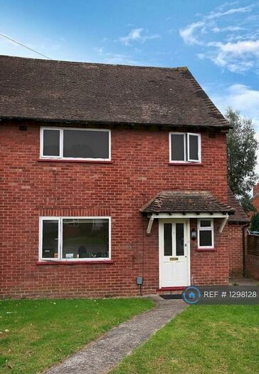 6 Bedroom Semi-Detached House To Rent In Park Barn East, Guildford, GU2