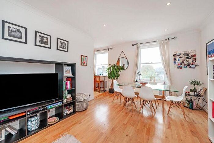 2 Bedroom Apartment To Rent In Baker Street, Marylebone, London, NW1